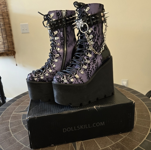 Widow Dolls Kill Haunted Traitor Purple Platform Boots - Picture 2 of 15